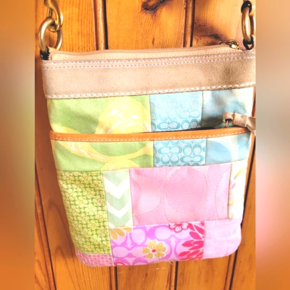 🤩 Vintage Coach Patchwork Pastel Crossbody Bag Serial No. L05Q-465 🤩 - Picture 8 of 10